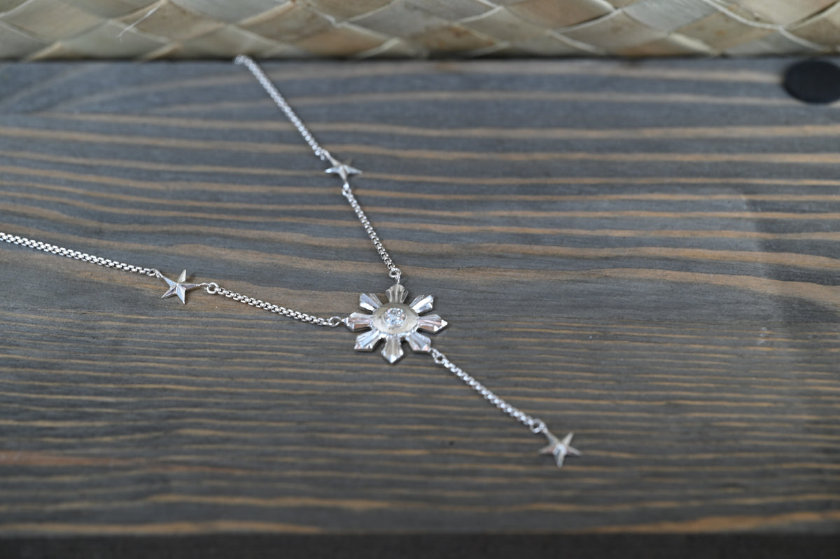 3 Stars & the Sun Necklace DIAMOND