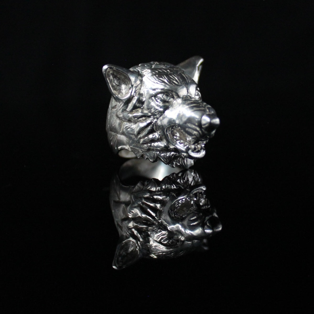 Wolf Ring