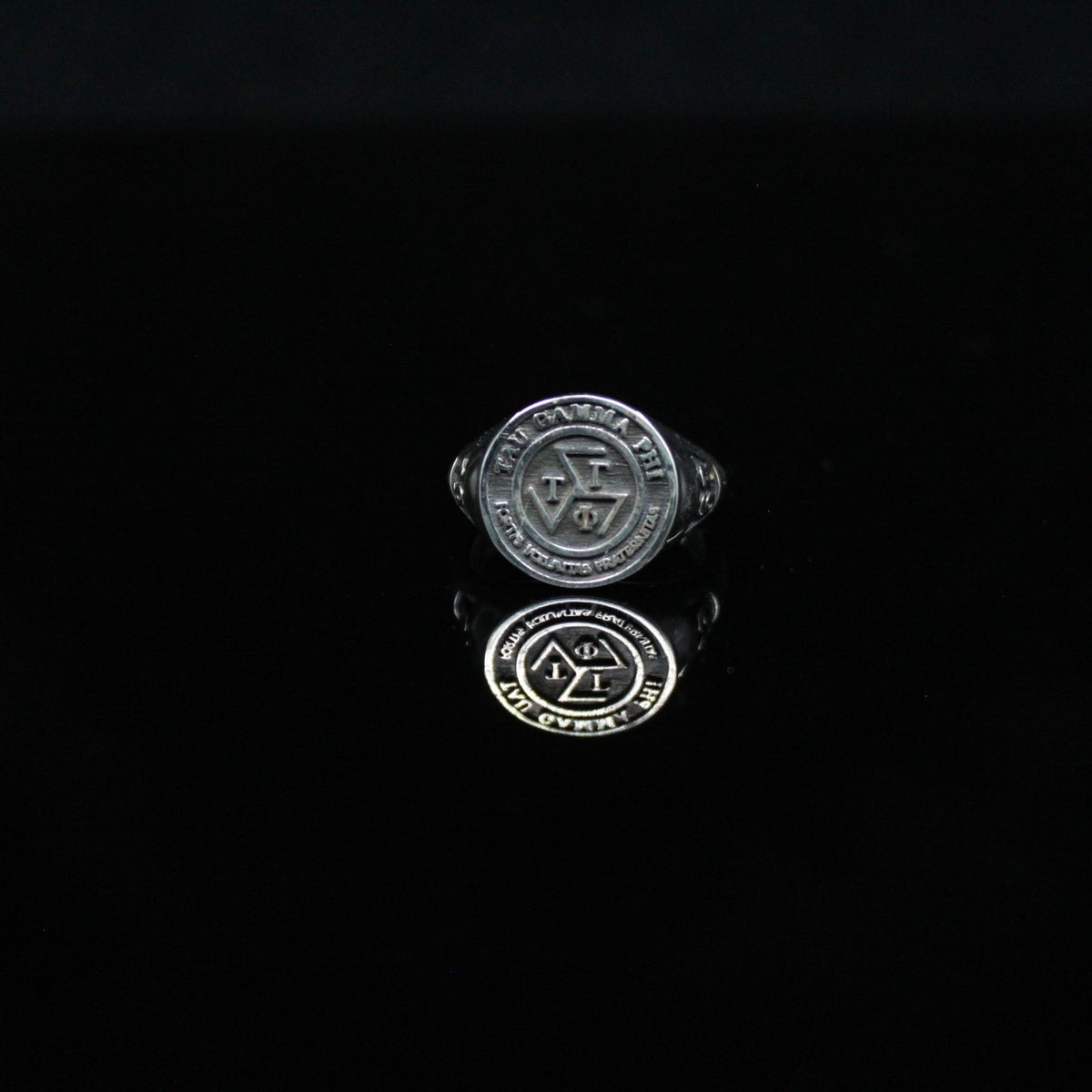 TRISKELION RING