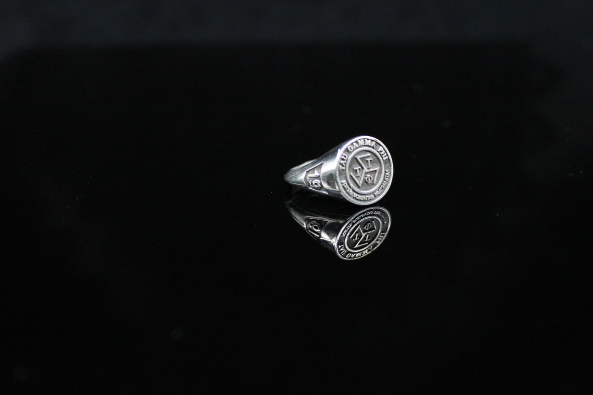 TRISKELION RING