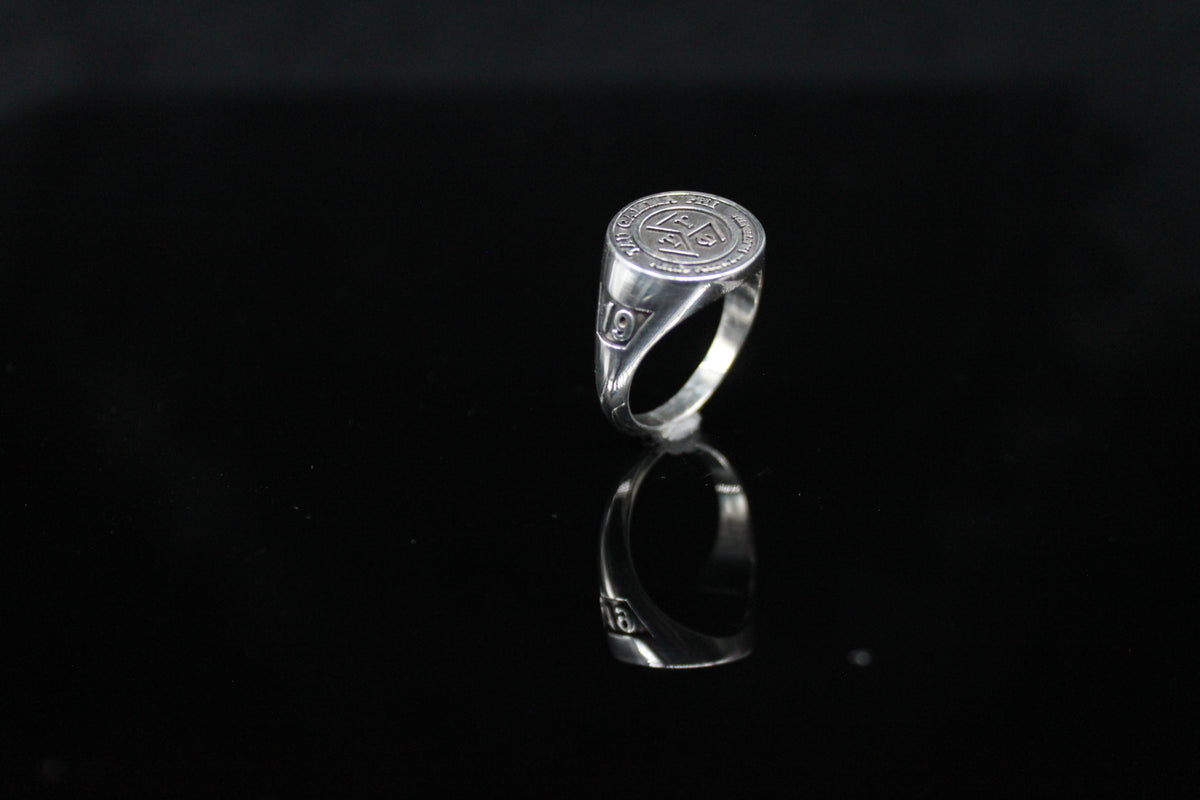 TRISKELION RING